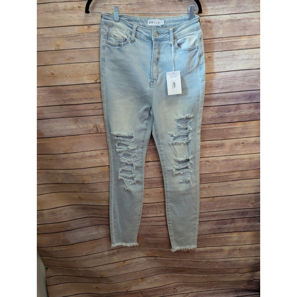 Cello, High Waist , Light Wash, Distressed, Skinny jeans, sz 11 NWTs